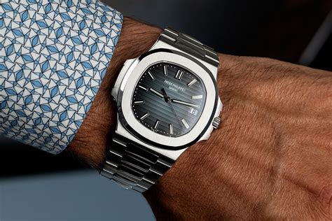 nautilus 5711/1a-010 von patek philippe|patek nautilus retail price.